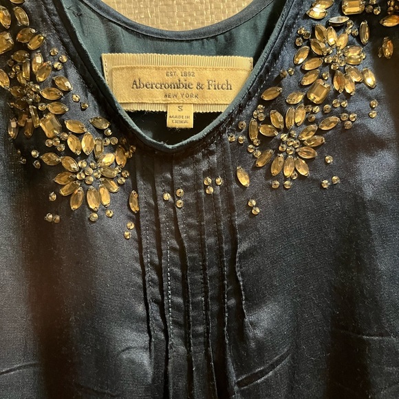 Top - Picture 2 of 2